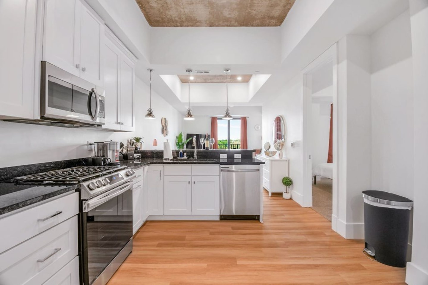 300 East LaSalle Image 25