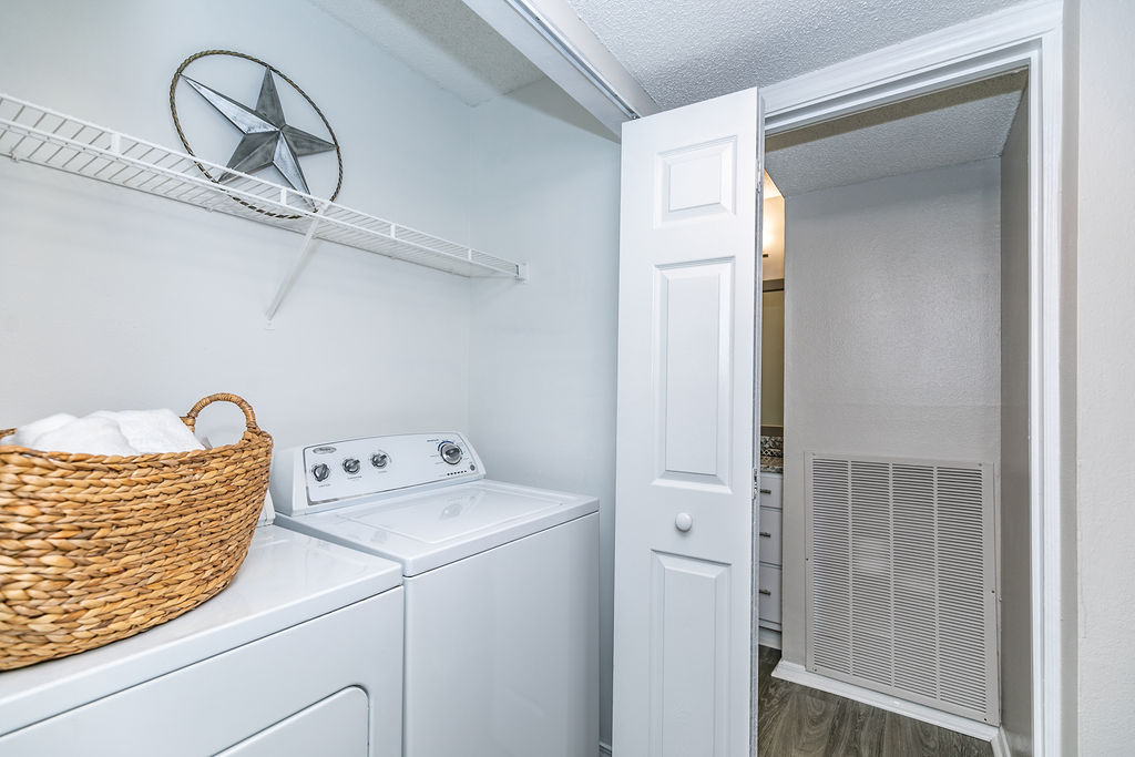 1401 West Paces Image 38