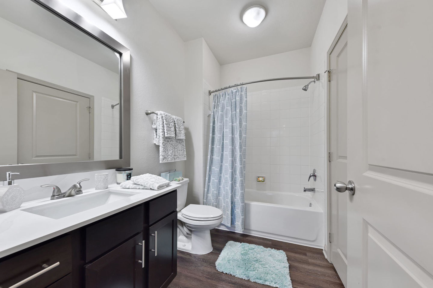 Gran Bay Apartment Homes Image 31