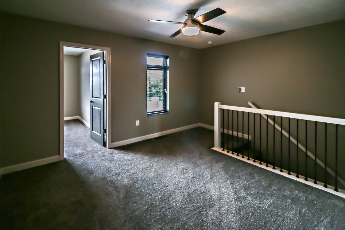 Lincoln Summit Falls Apartments & Townhomes Image 2