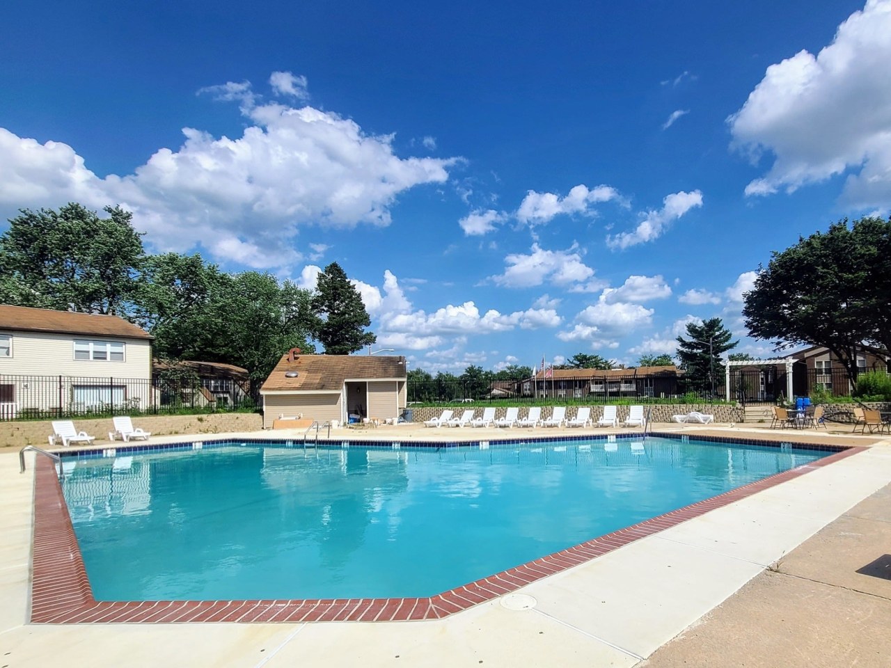 Edgewater Manor Image 3