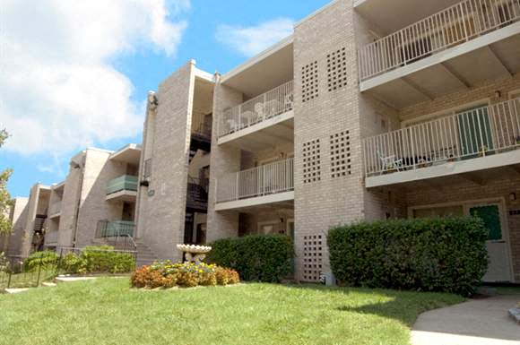 Pinebrook Apartments Image 2