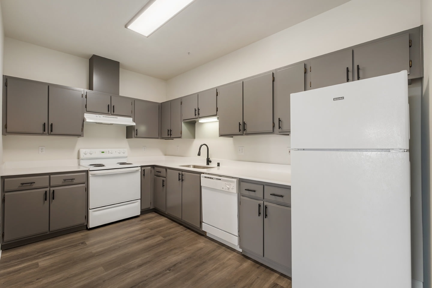 Shoreline Village Apartment Homes Image 42