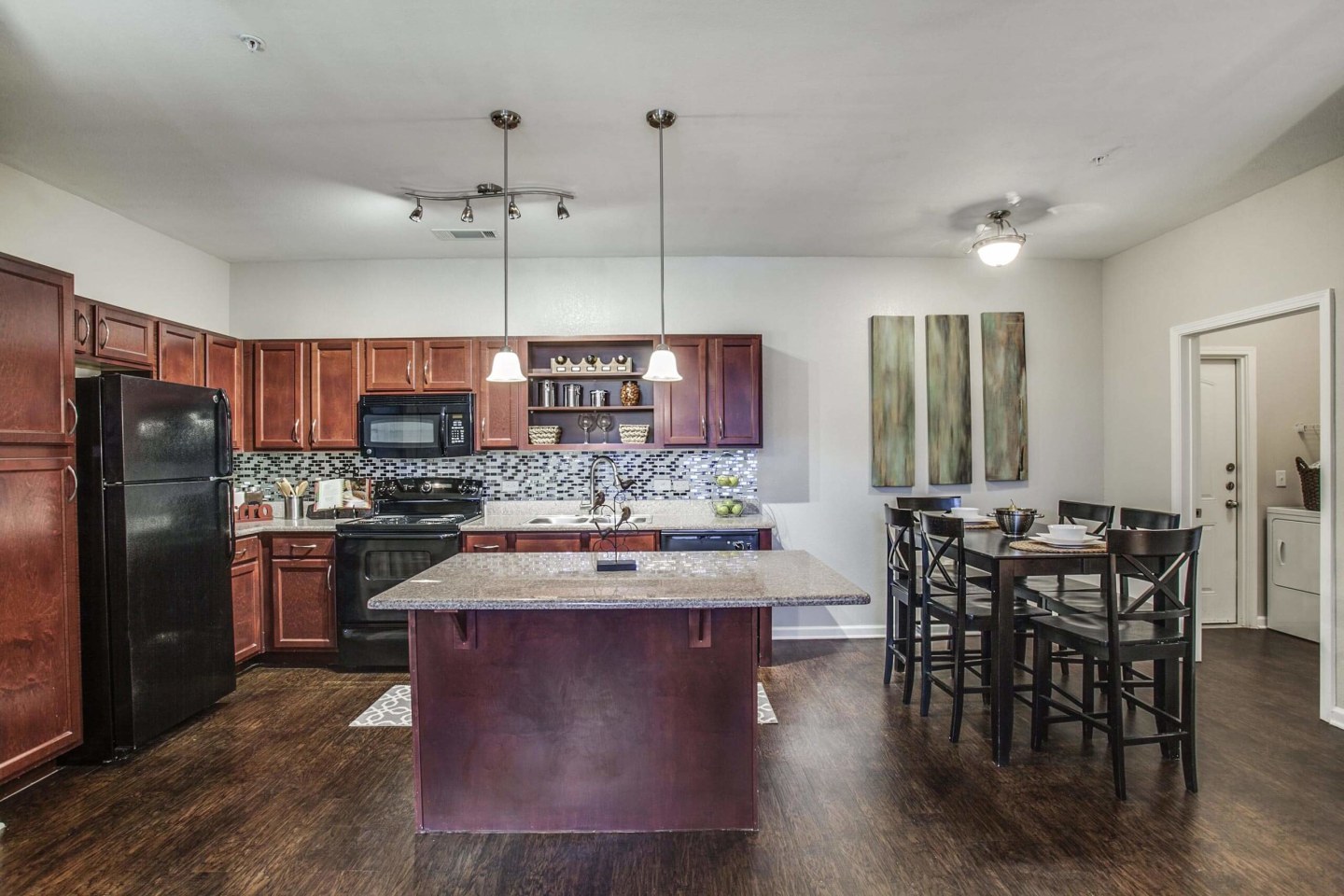 Overlook at Stone Oak Park Apartments Image 8