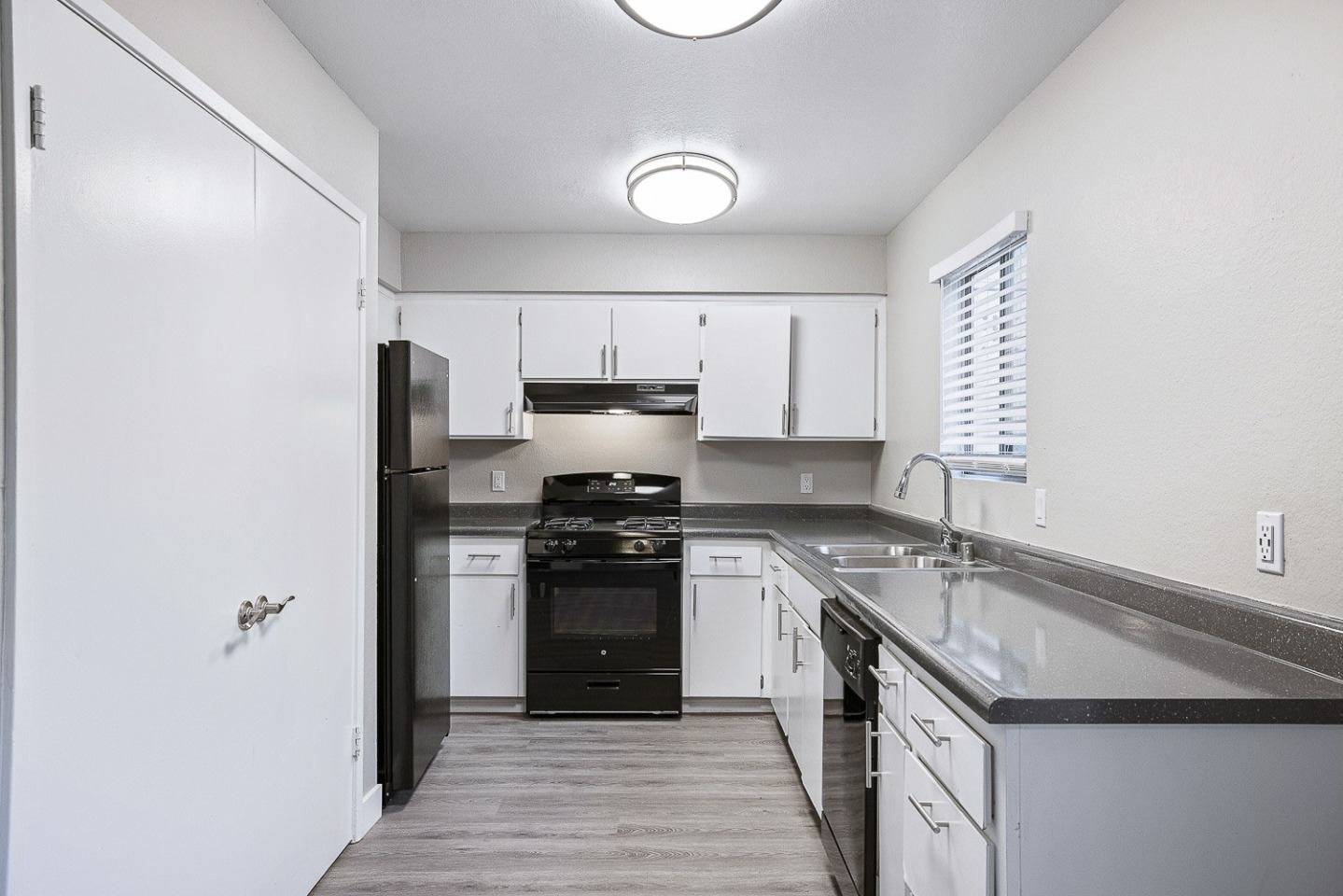 Oak Park Townhomes Image 18