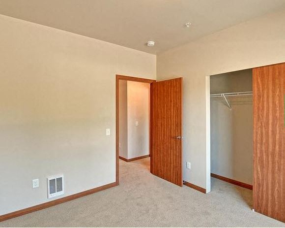 Courtyard 465 Image 12