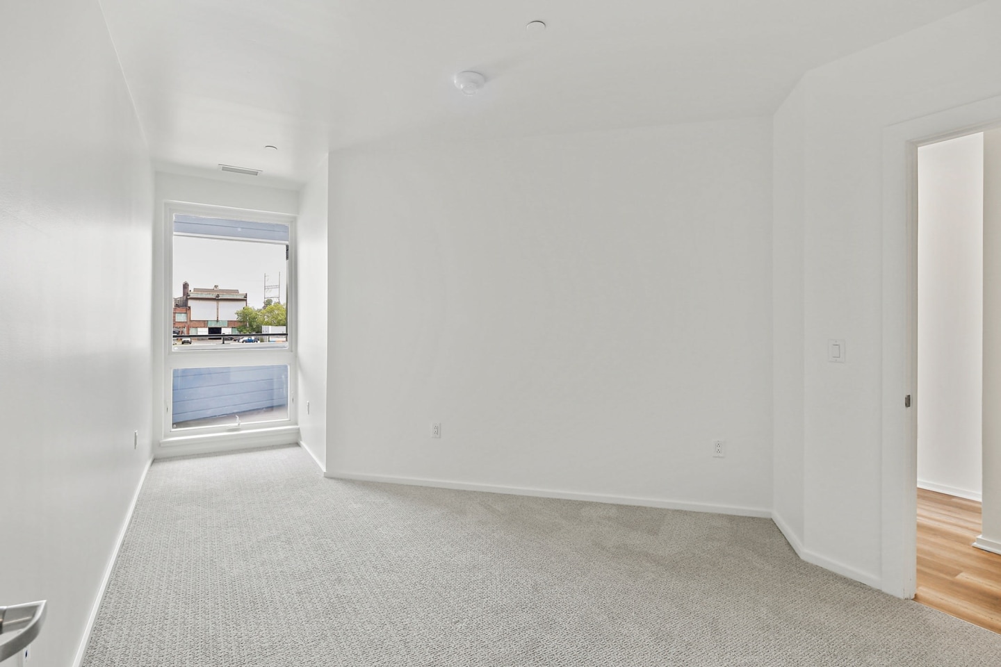 River House Apartments Image 13