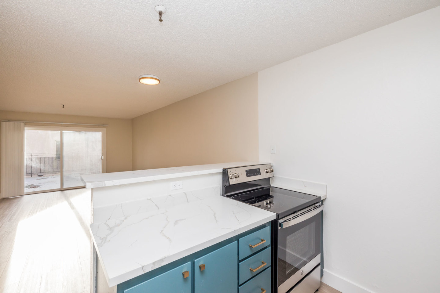 257 Vernon Apartments Image 33