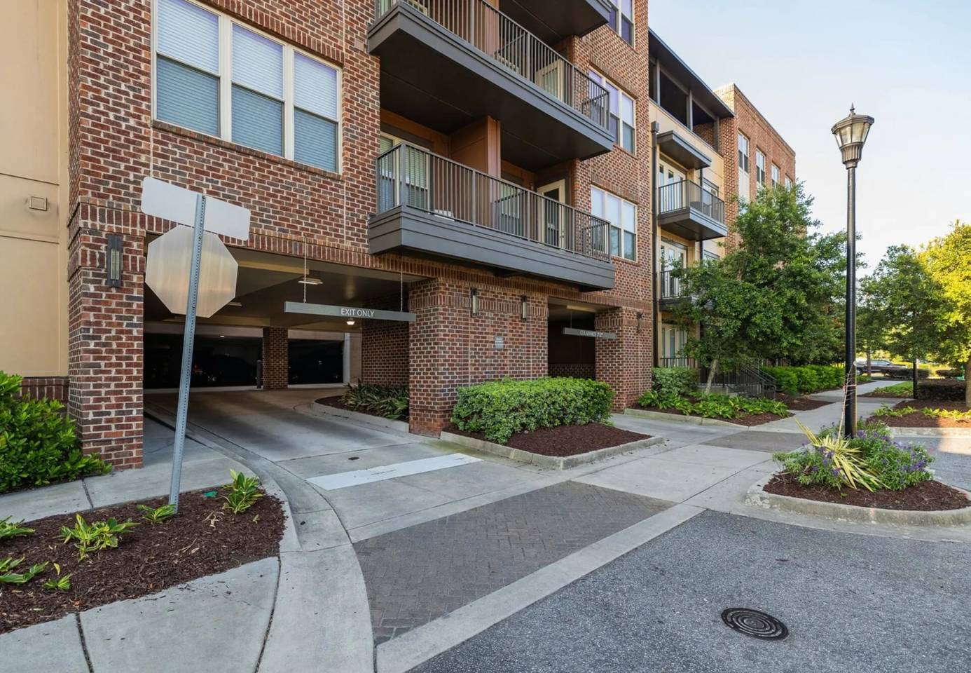 35 Folly Apartments Image 18
