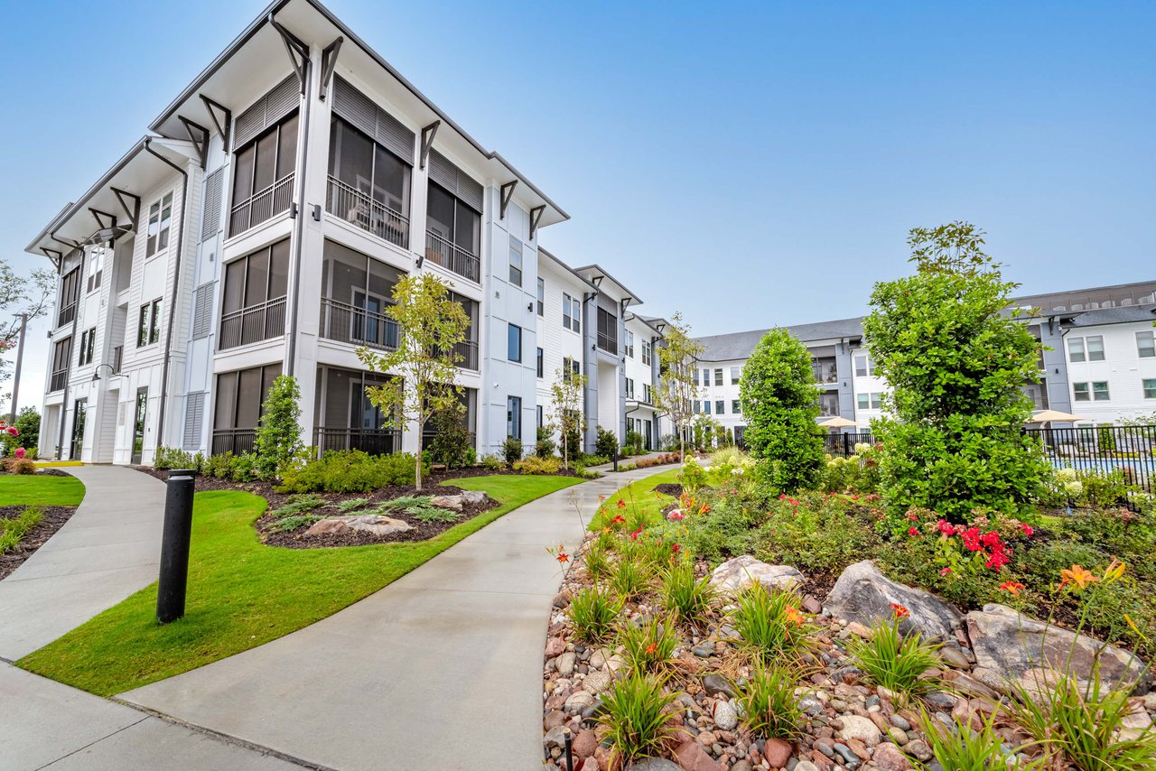 Botanic Luxury Apartments Image 4