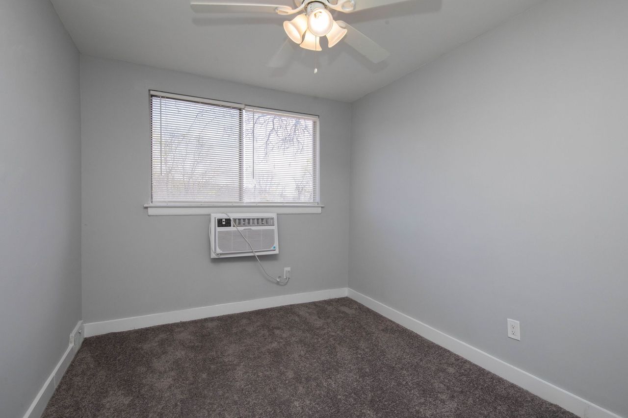 10th St. Apartments Image 8