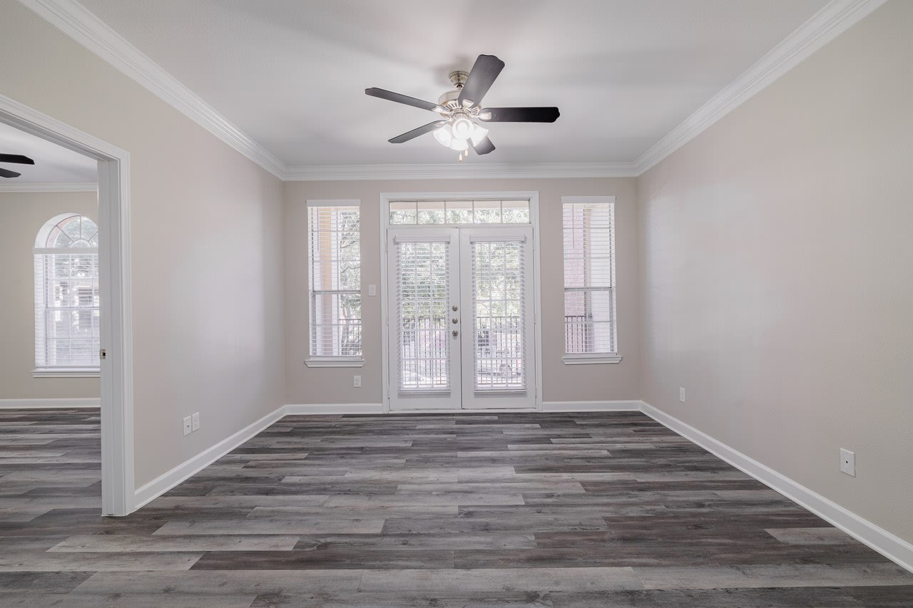 The Village at Bellaire Apartments Image 38