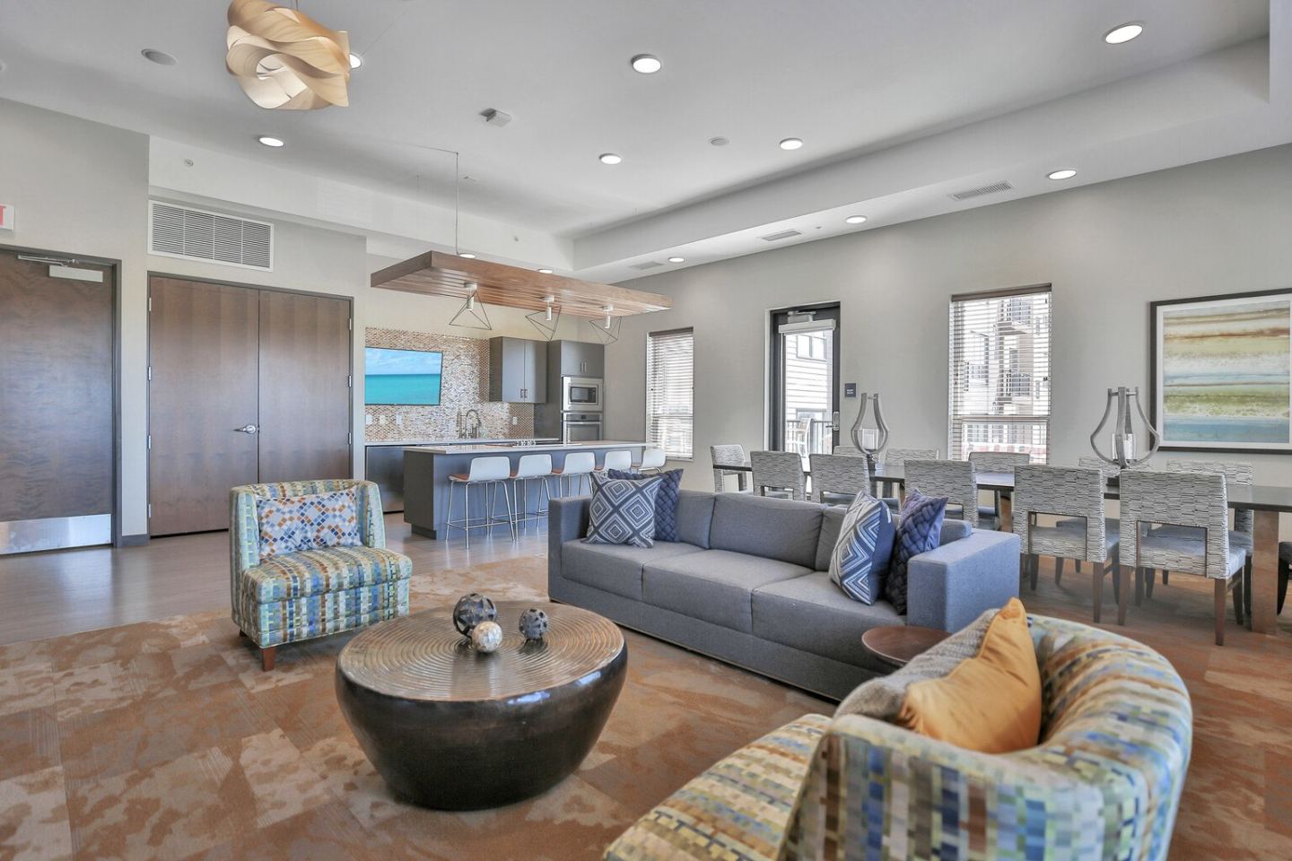 610 West Image 31