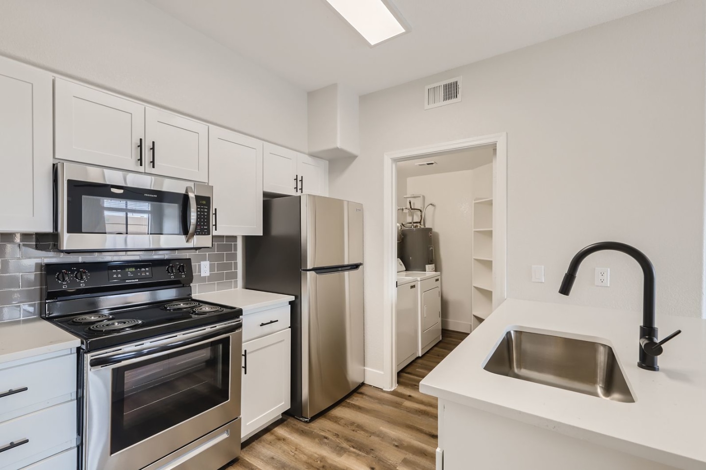Mandarina Luxury Apartment Homes Image 36