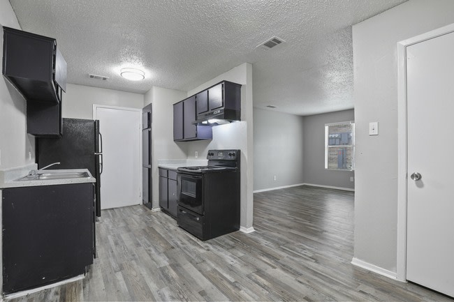 Rolling Hills Place Image 15