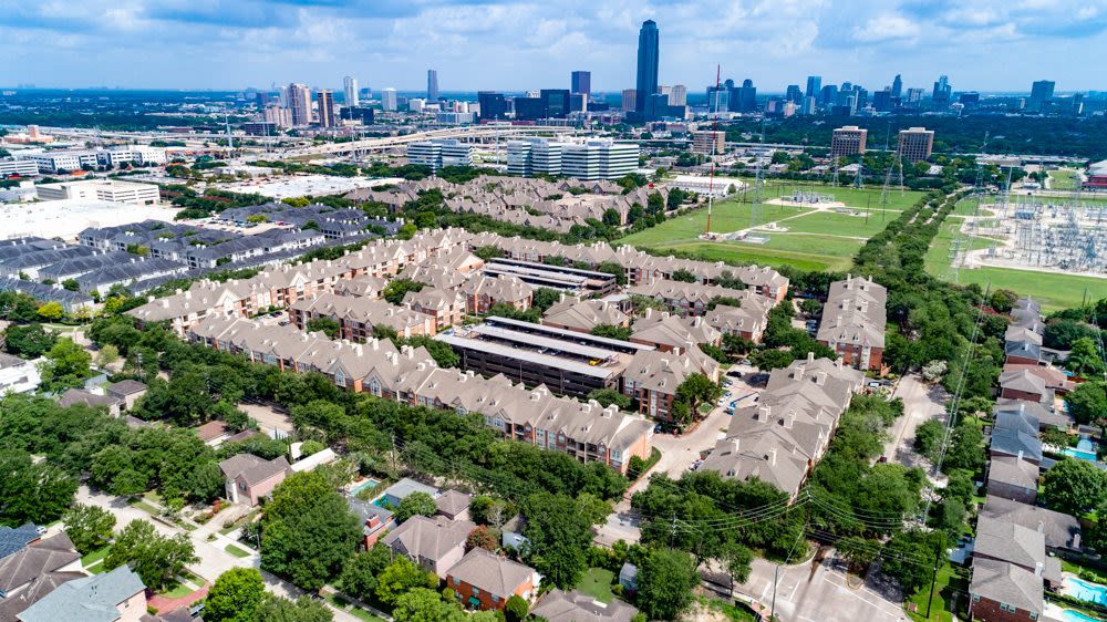 The Village at Bellaire Apartments Image 44