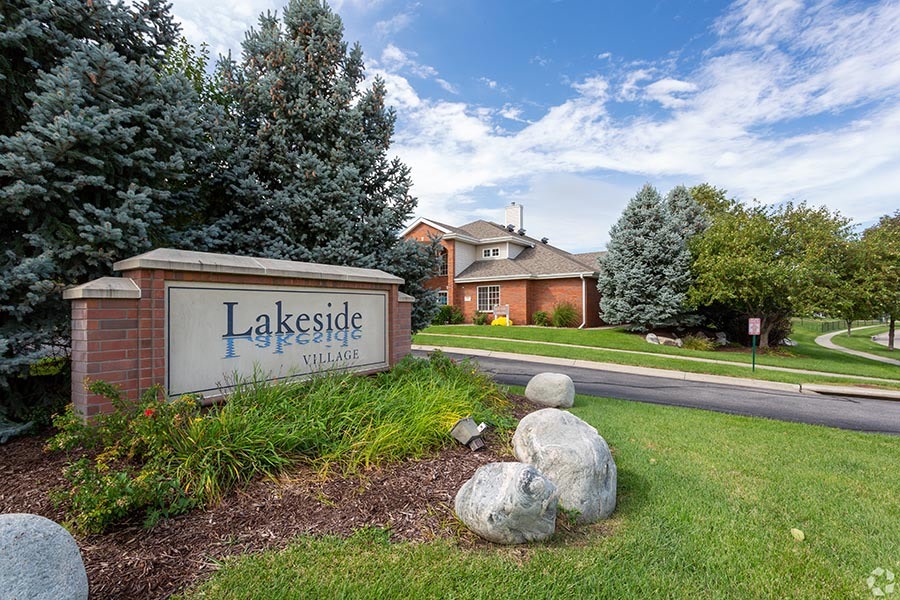 Lakeside Village Image 33