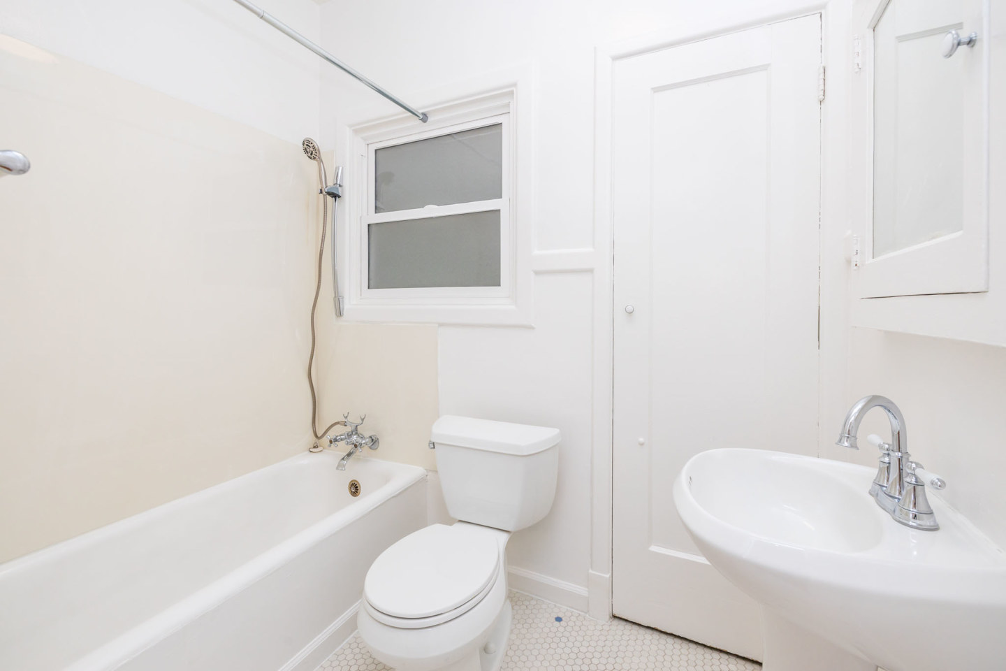 226 Athol Avenue Image 26