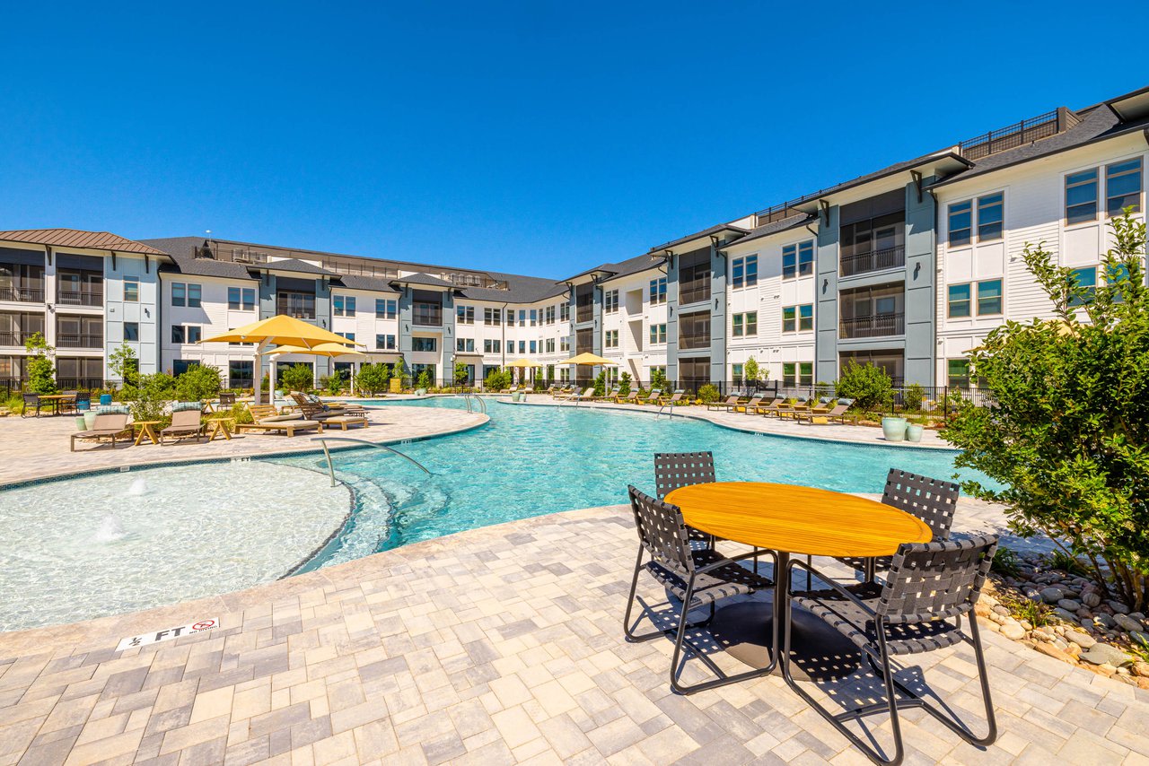 Botanic Luxury Apartments Image 3