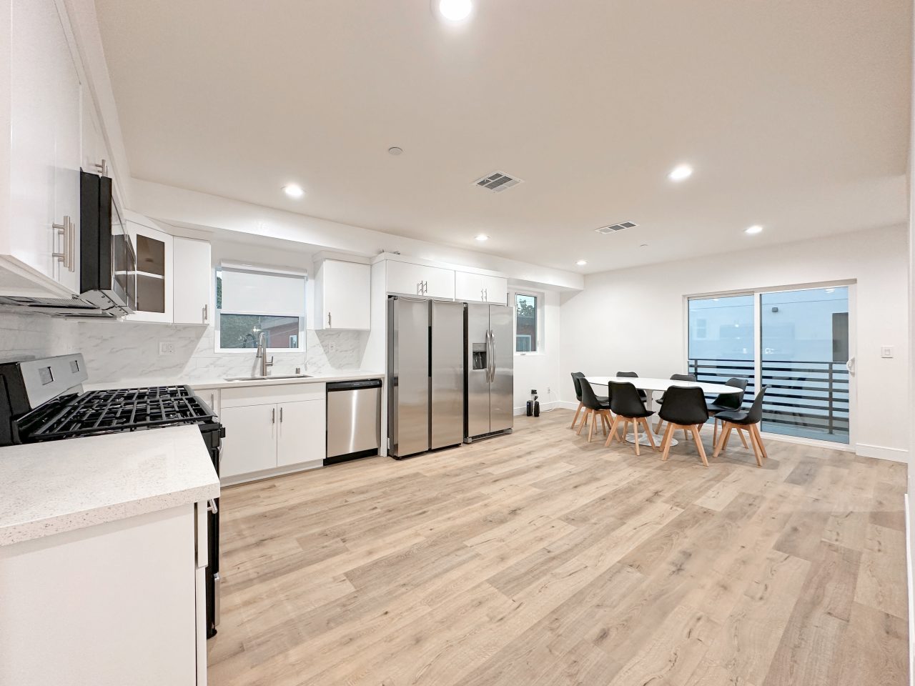 1529-1531 W 35th Pl - Co-Living Image 17