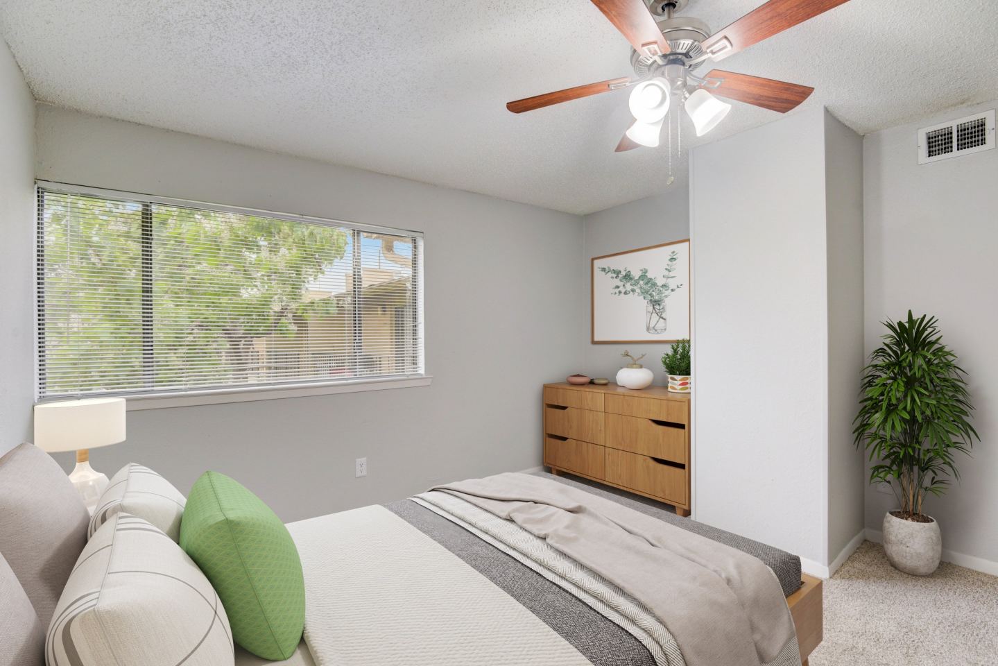 Lakefront Villas Image 6