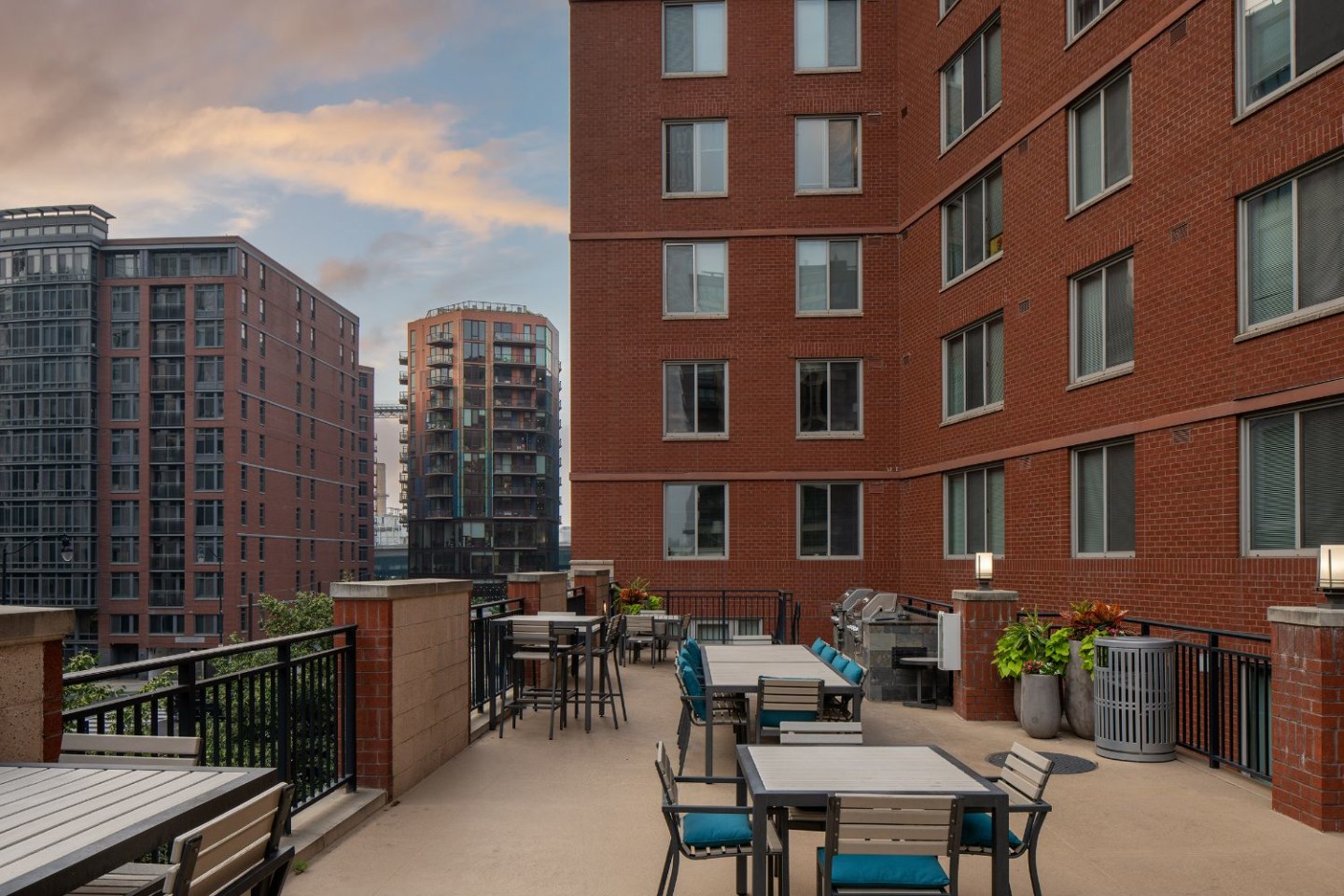 909 Apartments Image 32