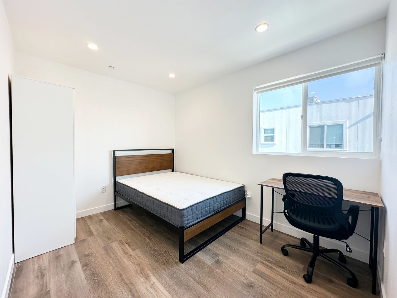 1443 West 37th Drive Image 23