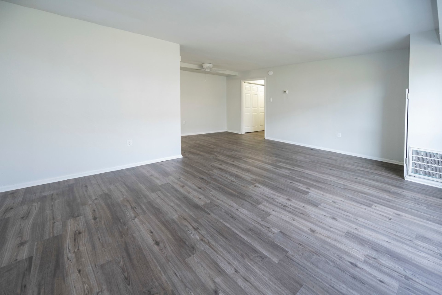 Tomlinson Court Apartments Image 14