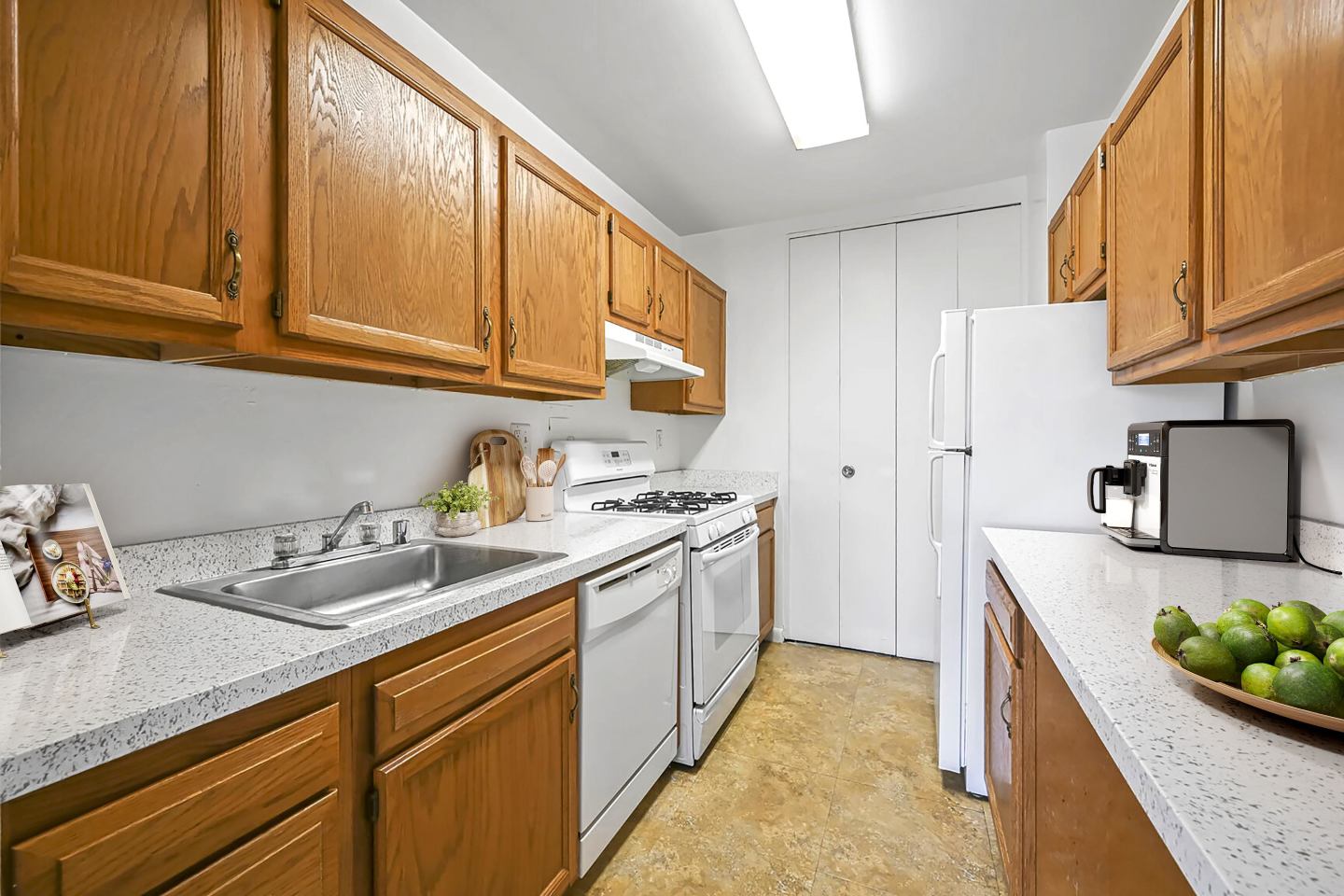 Connecticut House Apartments Image 9