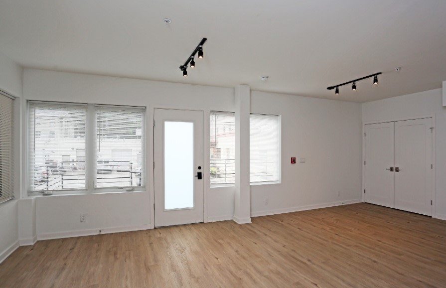 227 Krams Avenue Apartments Image 3