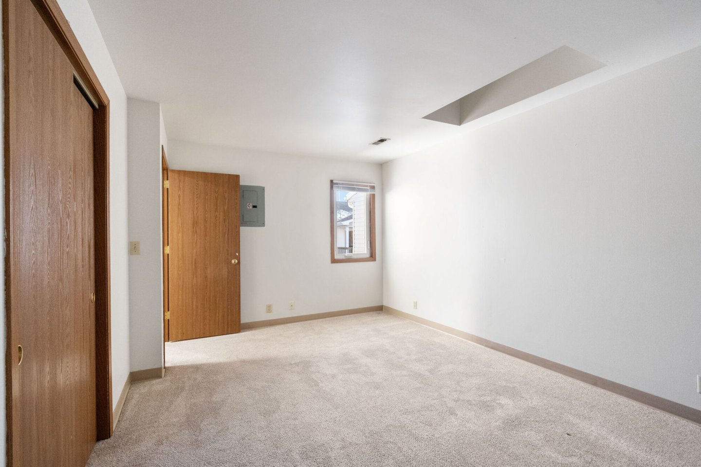 West Court Apartments Image 9