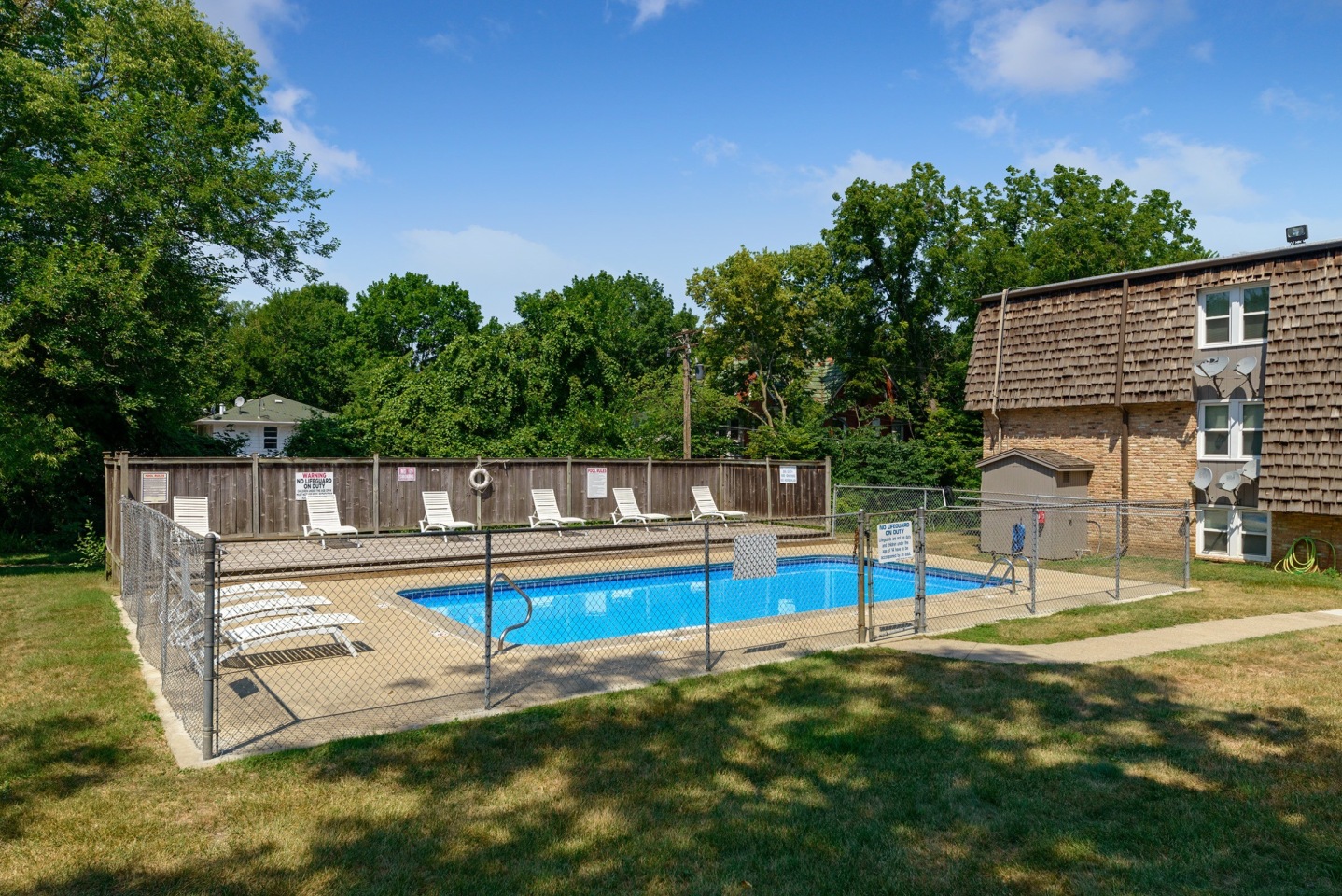 The 4220 Grand Apartments Image 7