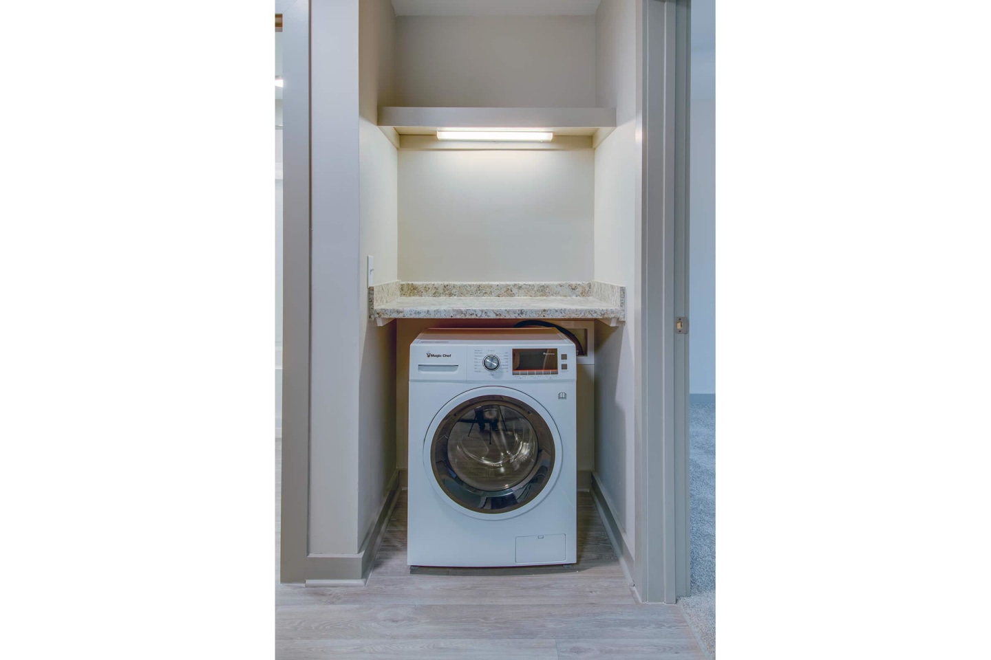 Dupont Avenue Apartments Image 7