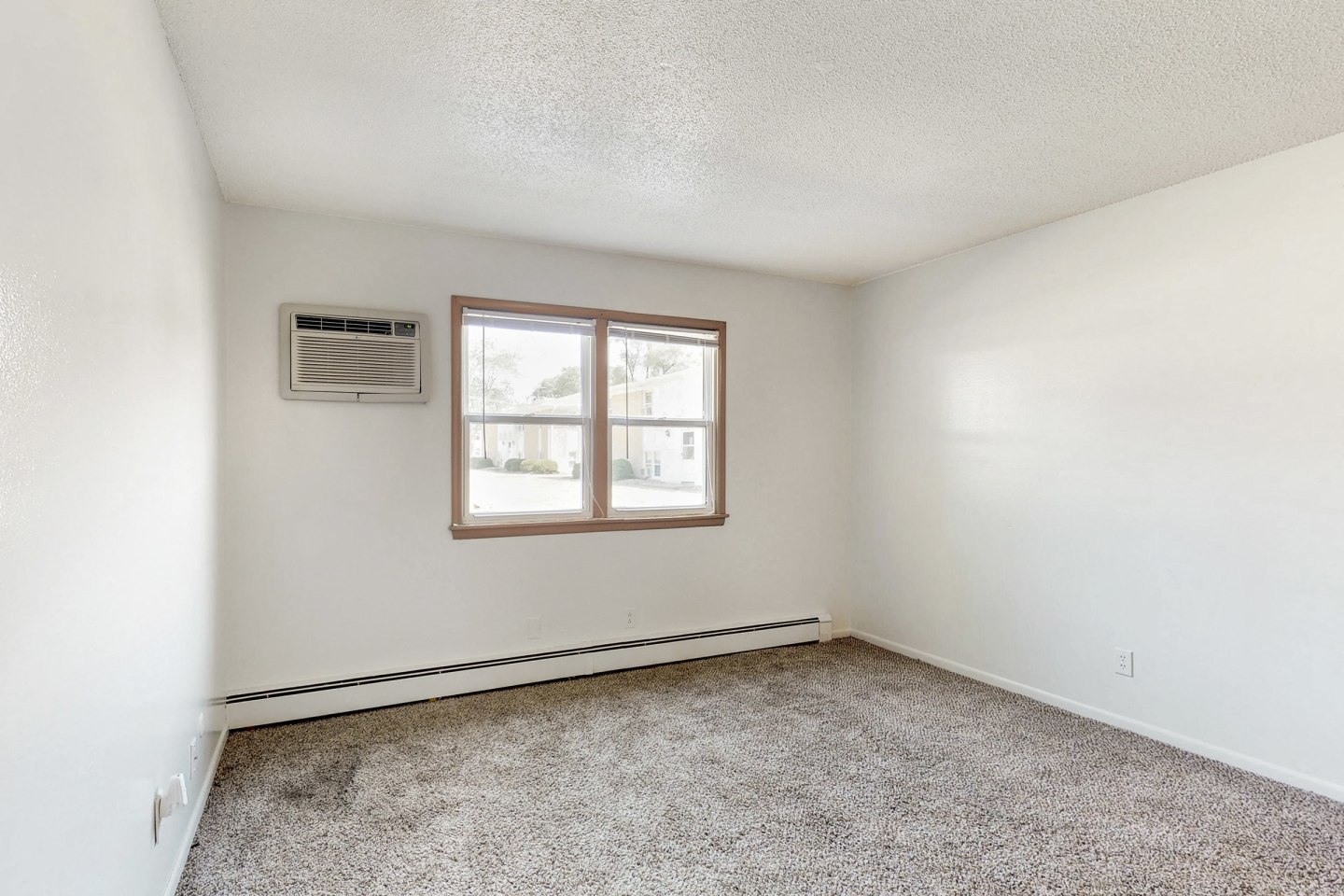 Plaza Manor Image 36