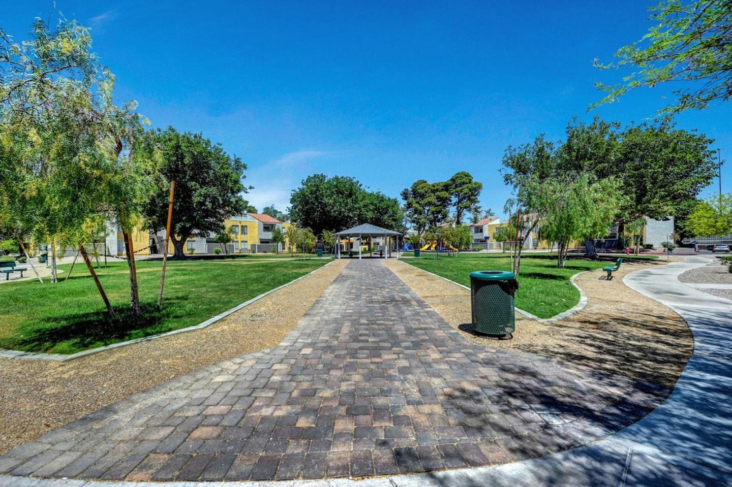 Park At Spring Valley Image 32