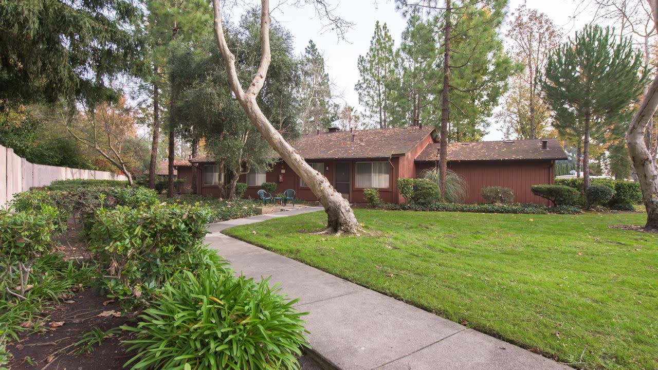 Country Club Village Image 2