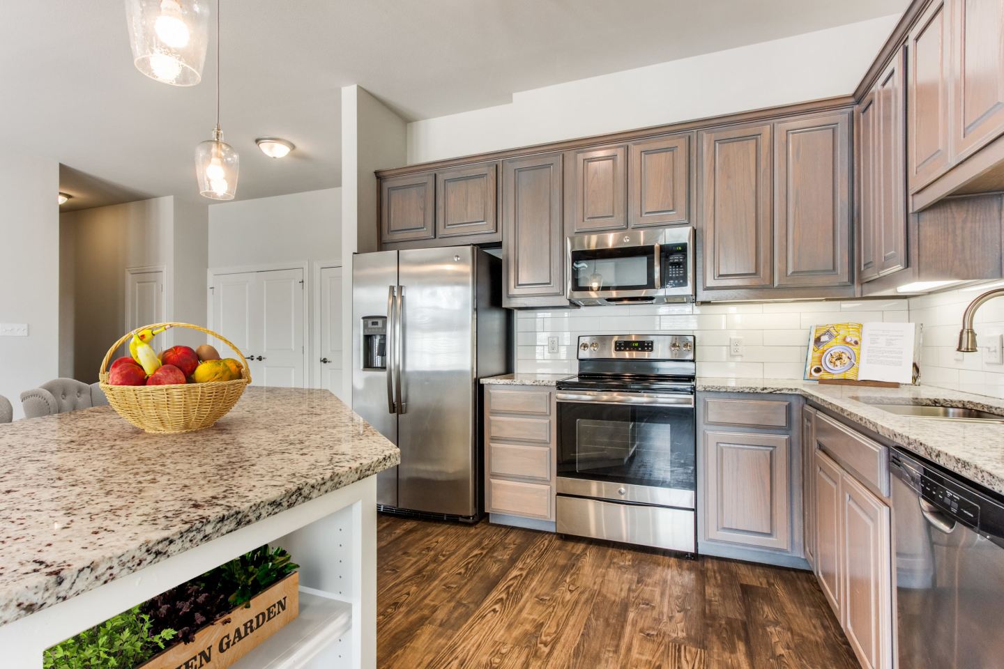 Varia at Highland Village Image 1