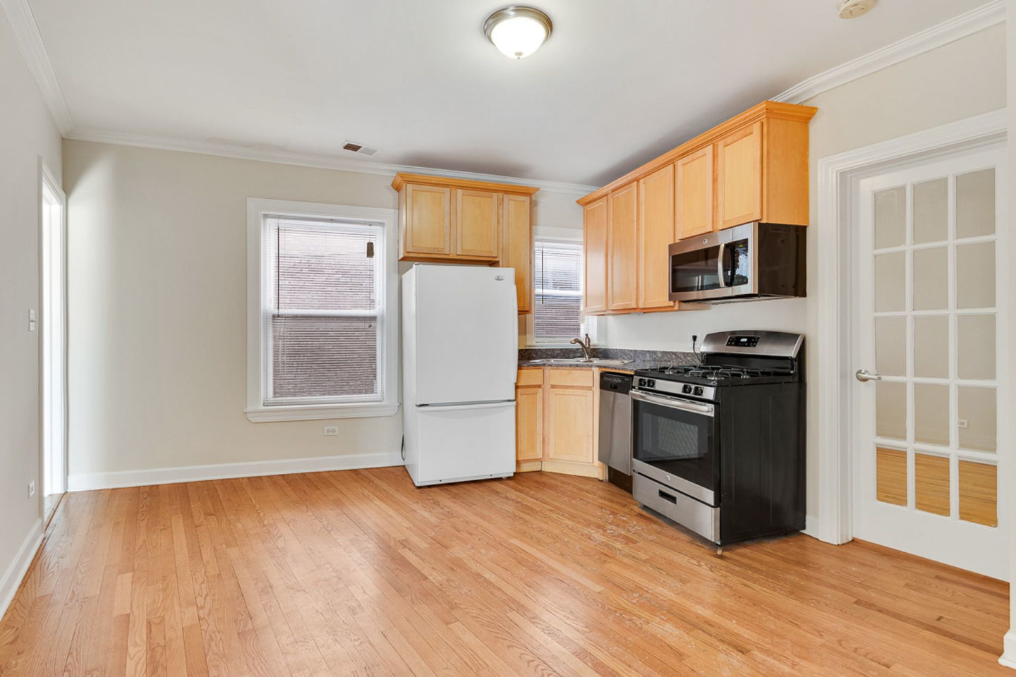 628 W. Roscoe Apt. Image 5