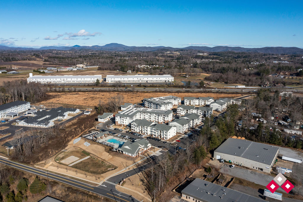 Summit at Hendersonville Image 1