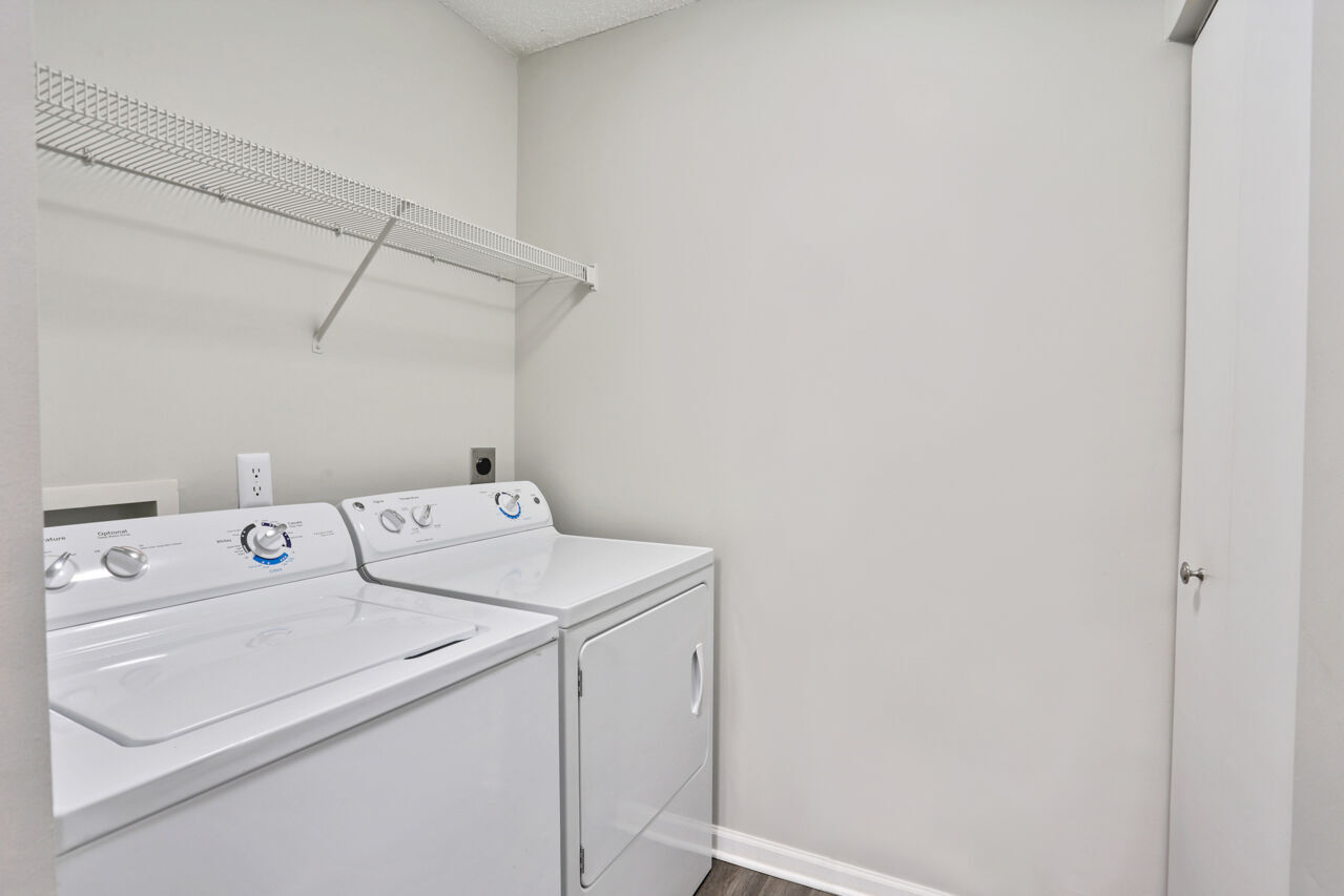 The Laurel Apartments Image 34