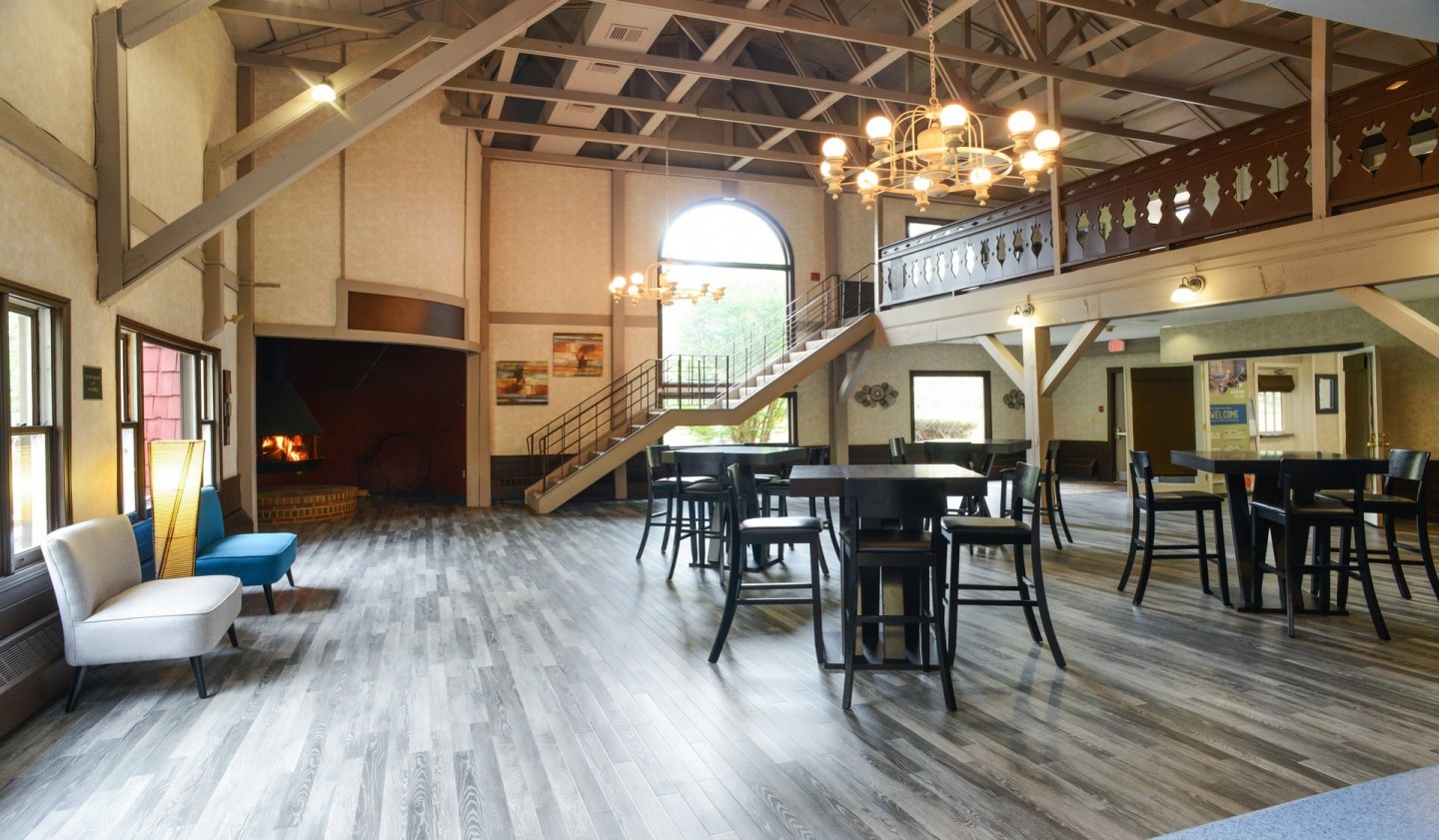 Waterford Village Apartments Image 9