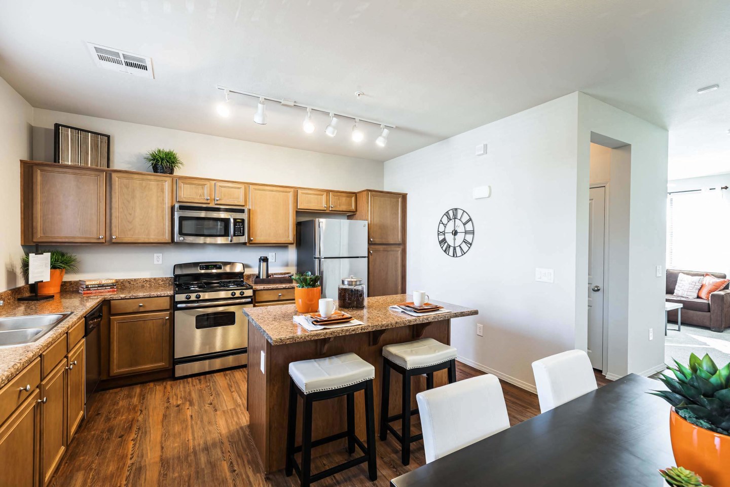Everett Apartments Image 4