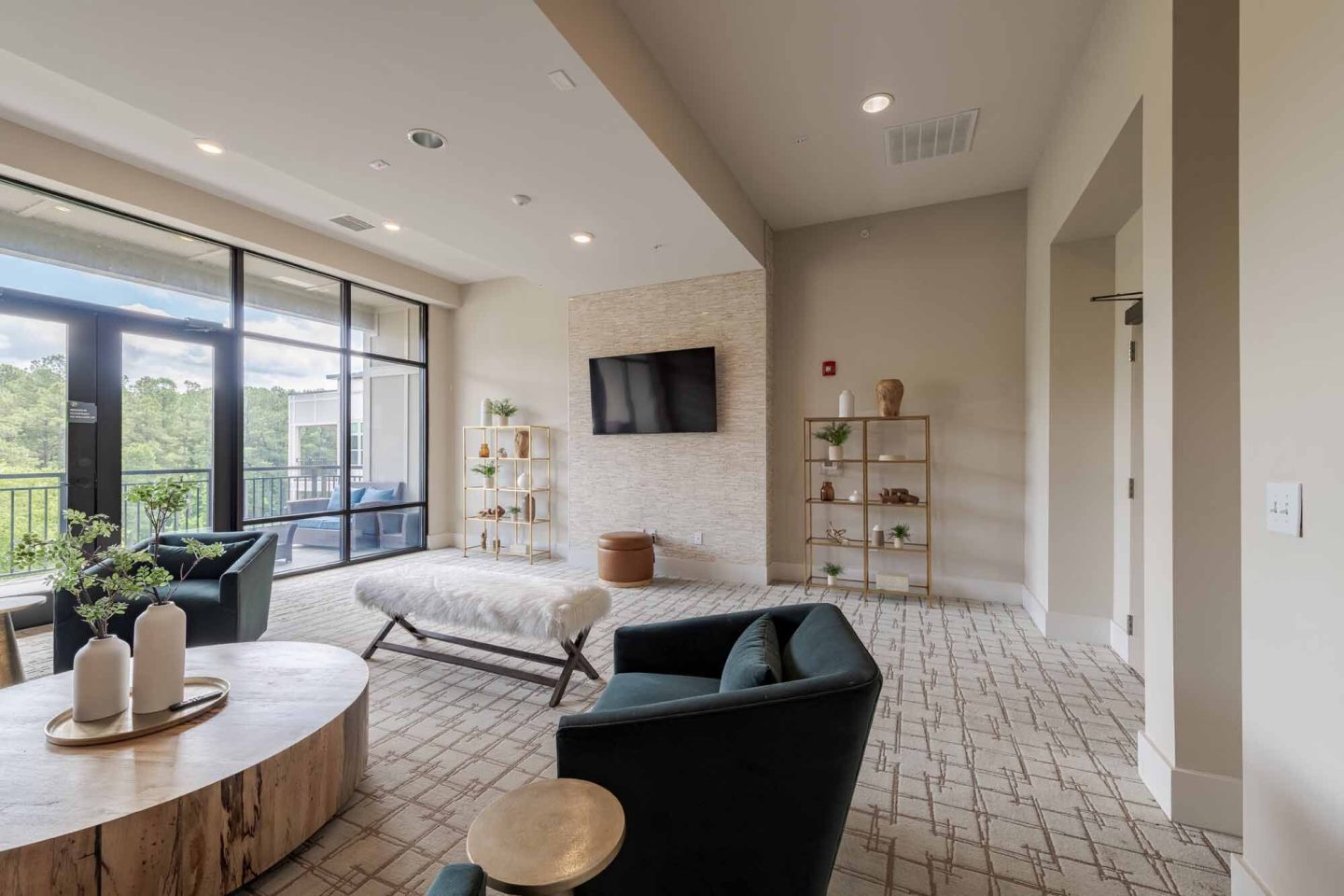 Apartments at Palladian Place Image 22