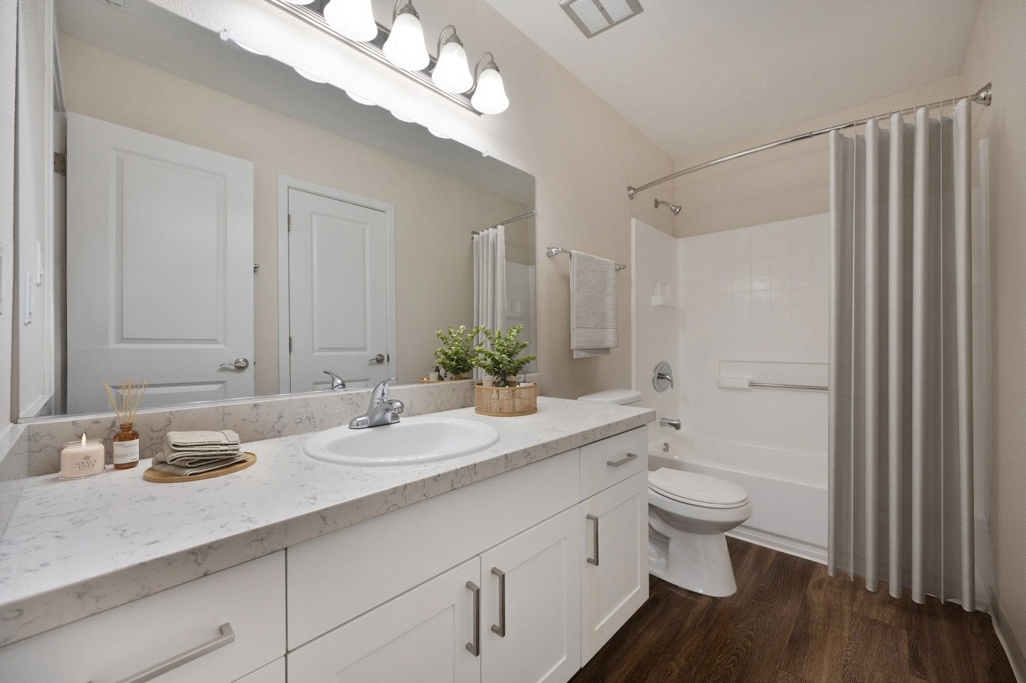 Silverstone Apartments Image 35