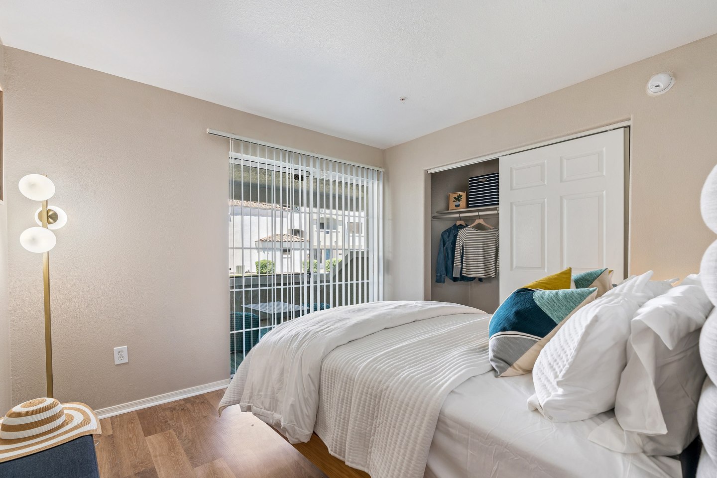 909 West Image 33