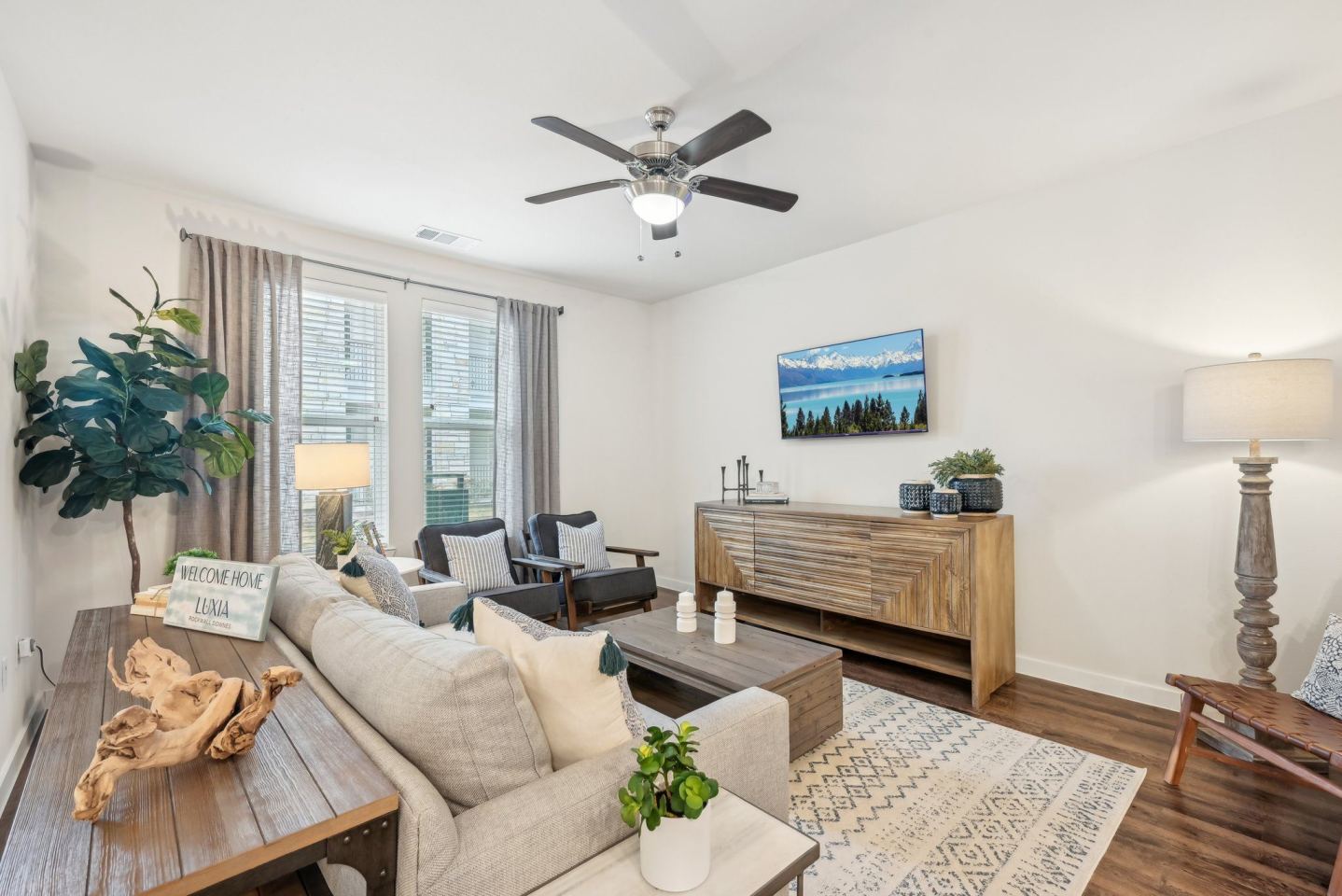 Luxia Rockwall Downes Image 3