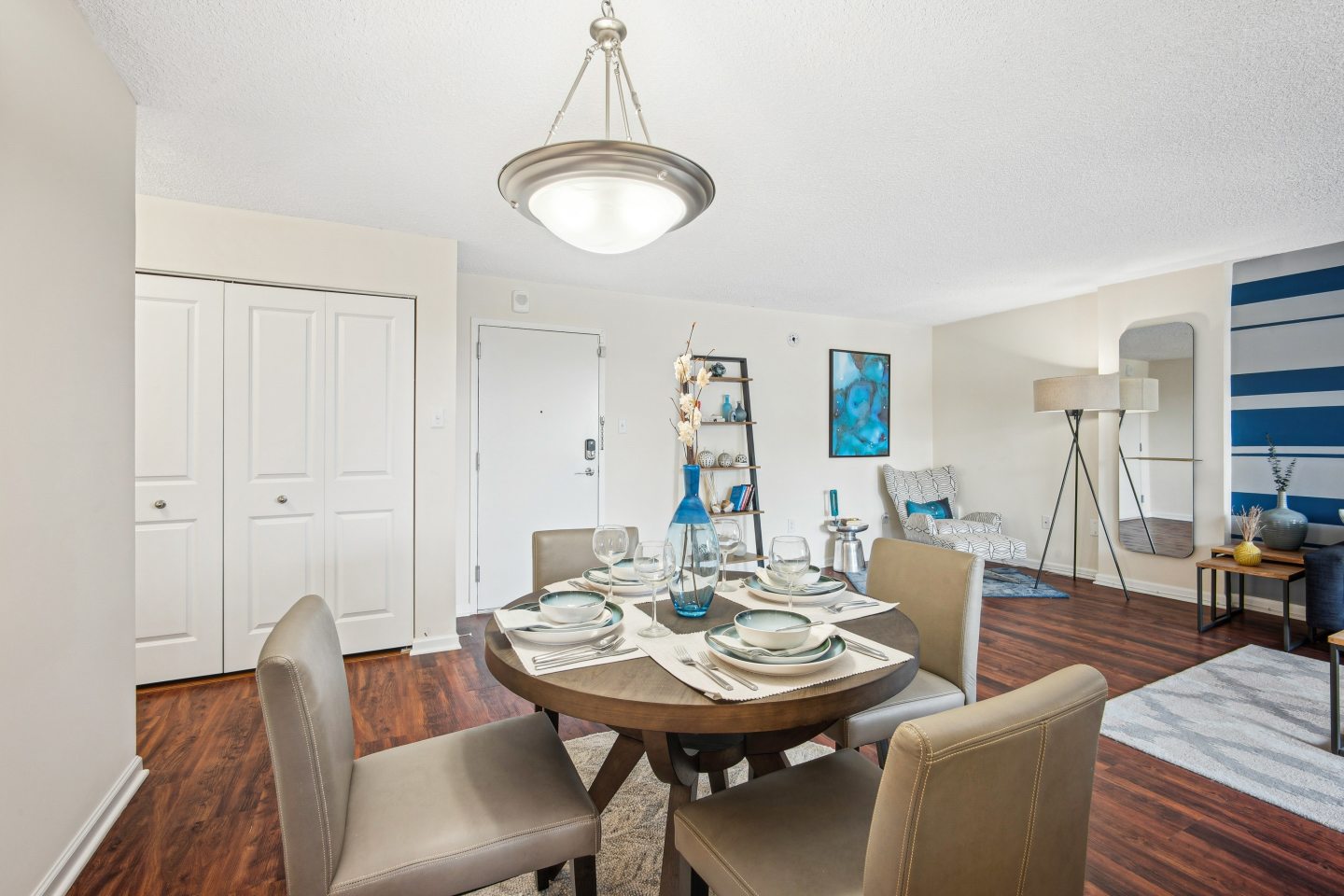 Riverside Apartments Image 39