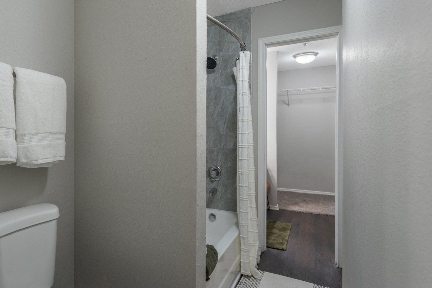 Clairmont Reserve Apartment Homes Image 12