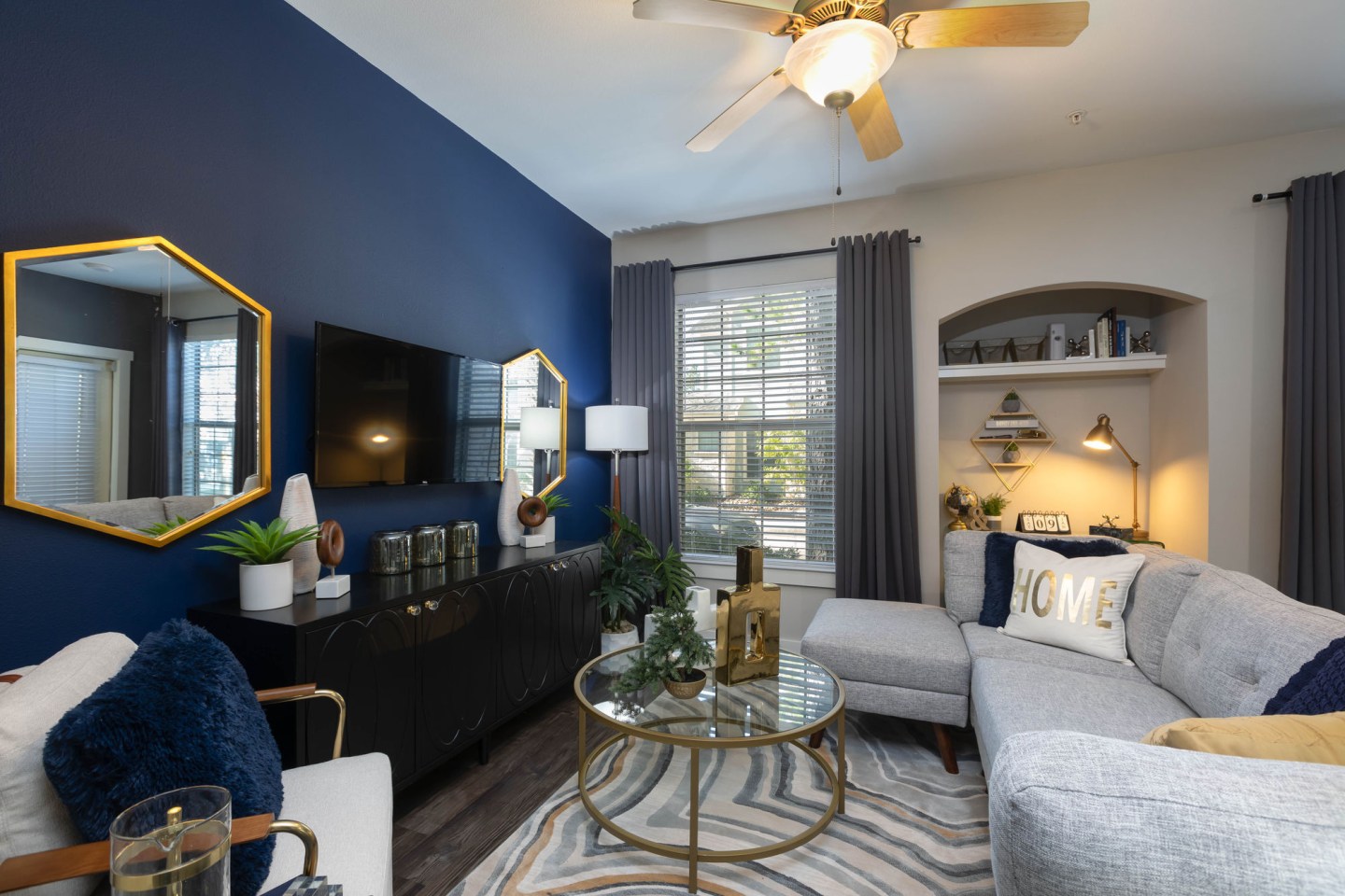 Lakefront Villas Image 1