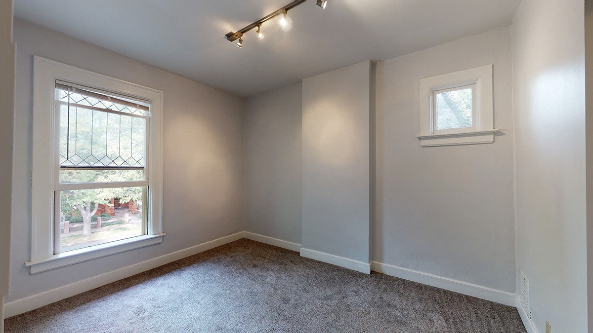1360 Franklin Image 6